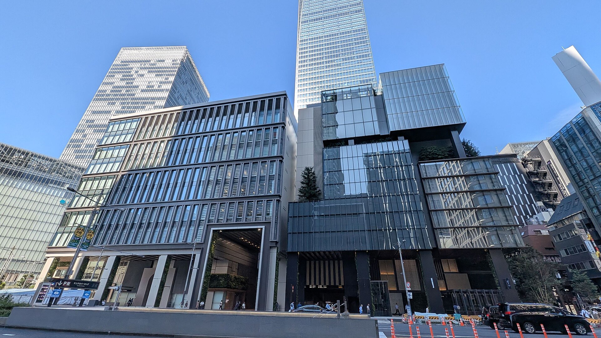 TOFROM YAESUの外観