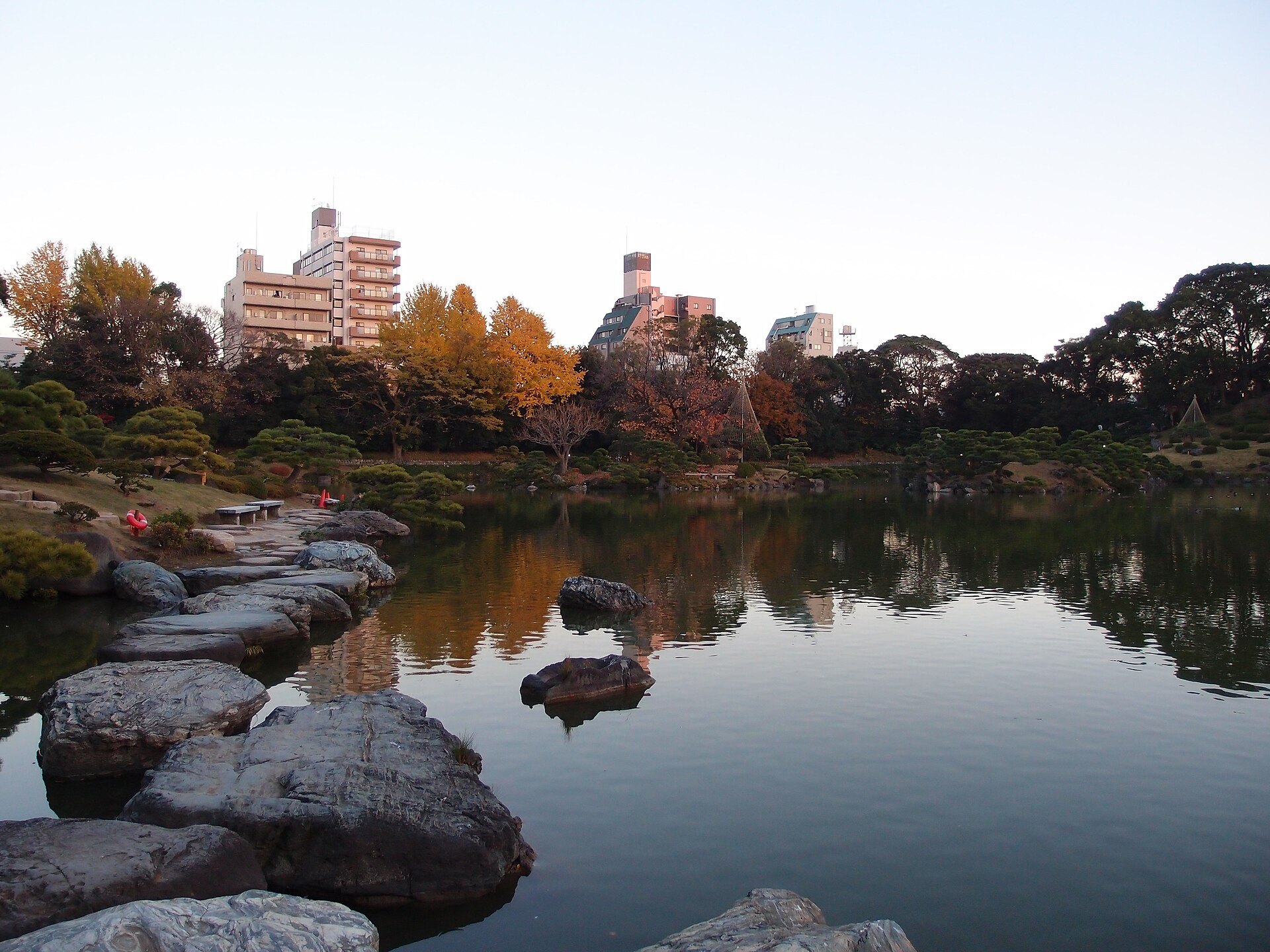 清澄庭園の磯渡し